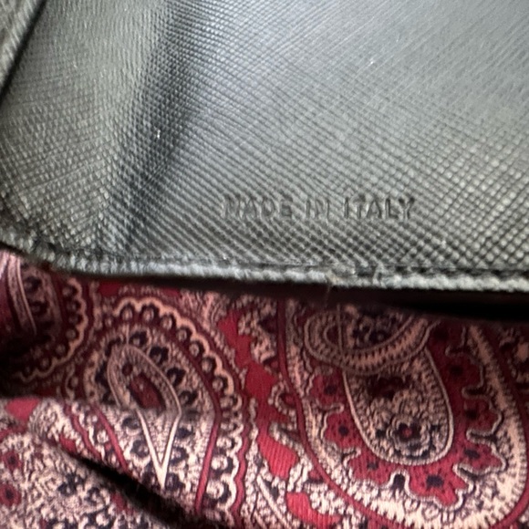 Authentic Prada Saffiano Leather Bifold Wallet. - Picture 6 of 16